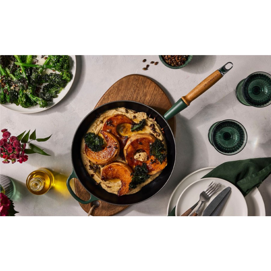 additioanl image for  Le Creuset Round Frying Pan Foret 28 cm 